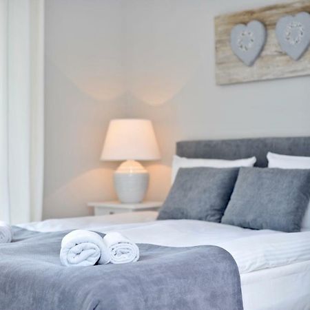 Apartamenty Porto Eli รอวี ภายนอก รูปภาพ