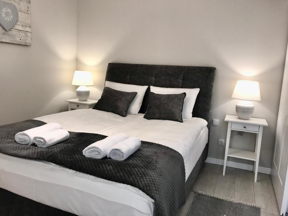 Apartamenty Porto Eli รอวี ภายนอก รูปภาพ