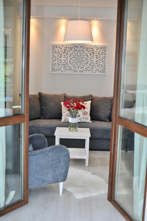 Apartamenty Porto Eli รอวี ภายนอก รูปภาพ