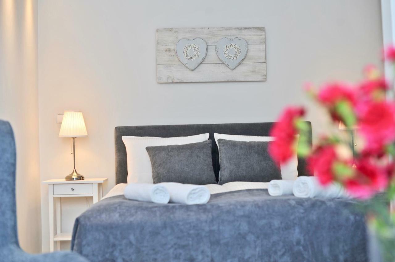 Apartamenty Porto Eli รอวี ภายนอก รูปภาพ
